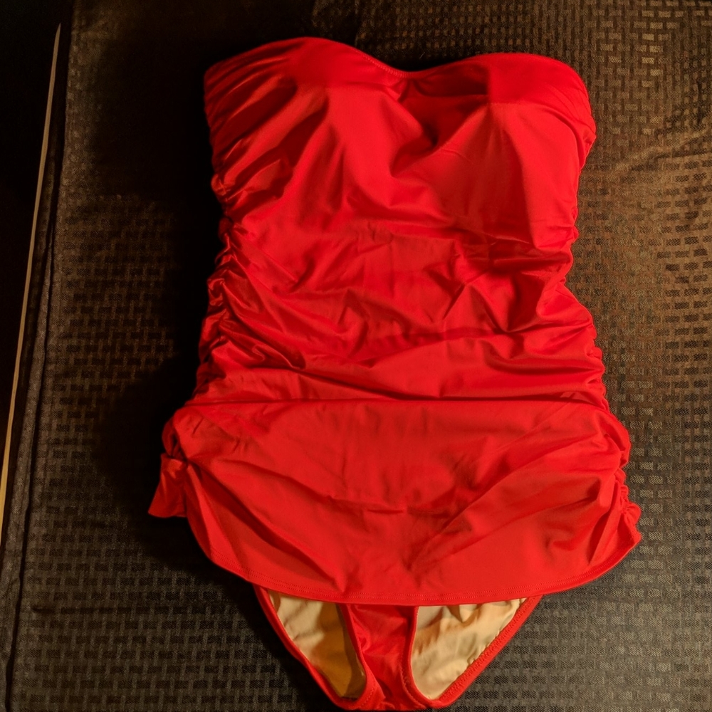 J. Crew full figured strapless swimsuit. Like new.